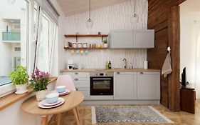 Cute Apartment, Next To Old Town, With Free Parking